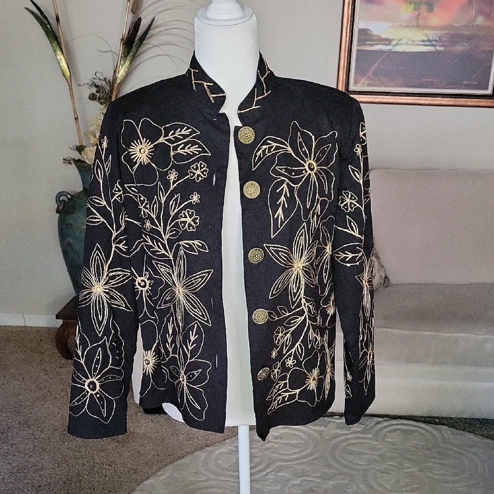 Draper's and Damon's Women's Floral Embroidered Black Jacket